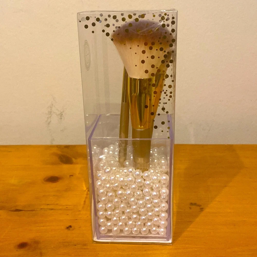 Pearl Vanity Makeup Brush Organizer with 3 Makeup Brushes New in Box